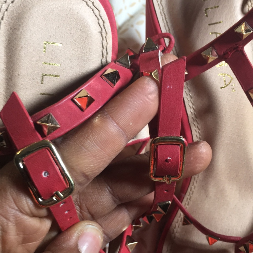 Red stud heel - Picture 2 of 7